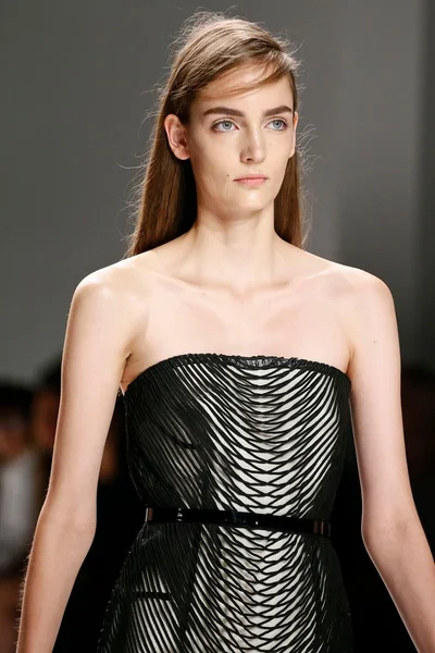 Look 8